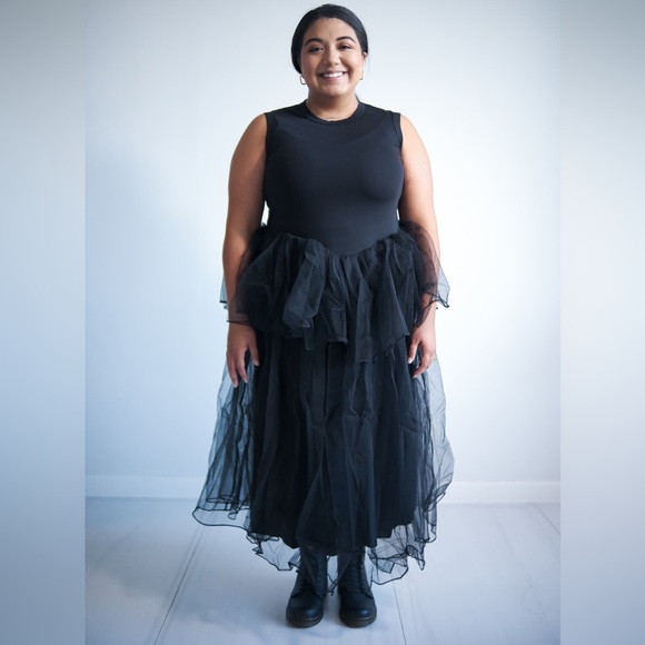 Sleeveless Tulle Midi Dress 🤍 - Picture 4 of 5